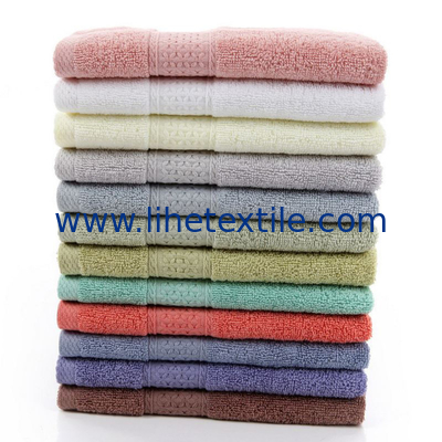 Luxury 100% cotton bath towel set with customized logo pattern