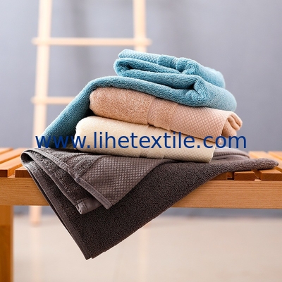Customized logo 100% pure cotton embroidered thick bath towel