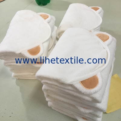 High water absorption soft fabric kids white bamboo fiber  bath towels baby wearable bath towel